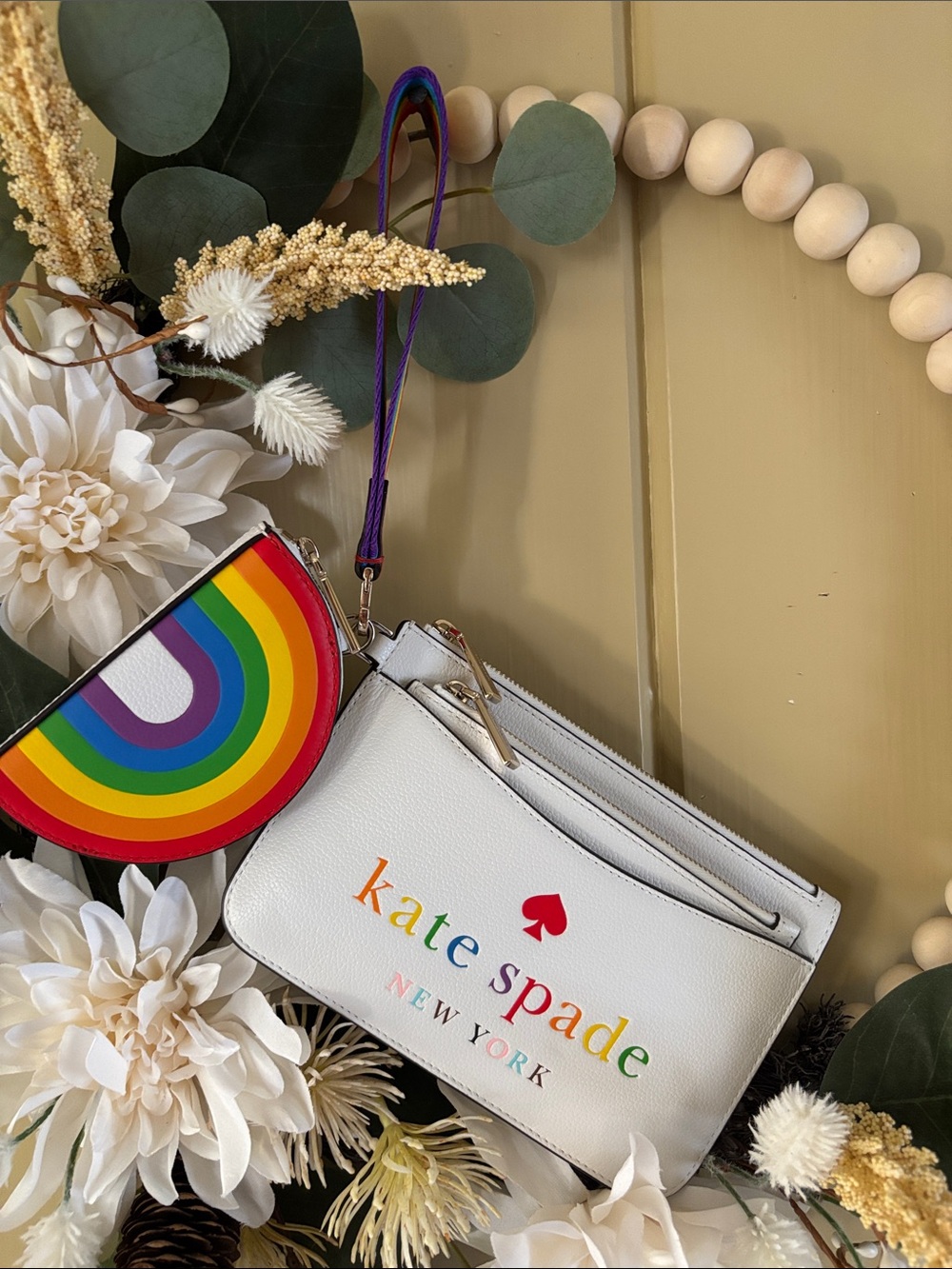 Kate Spade New York
ALL LOVE WRISTLET SET